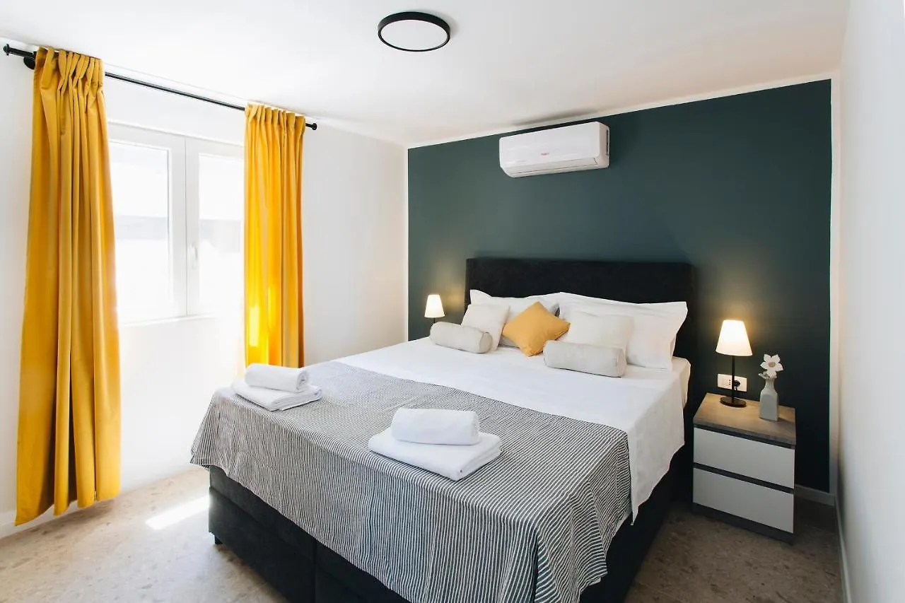 Villa Magna - Seaside Villa With Pool And Sauna Trogir