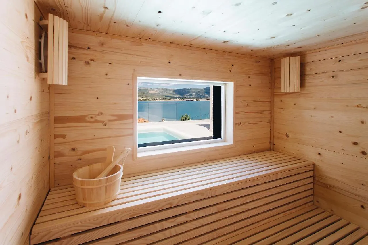 Villa Magna - Seaside Villa With Pool And Sauna Trogir