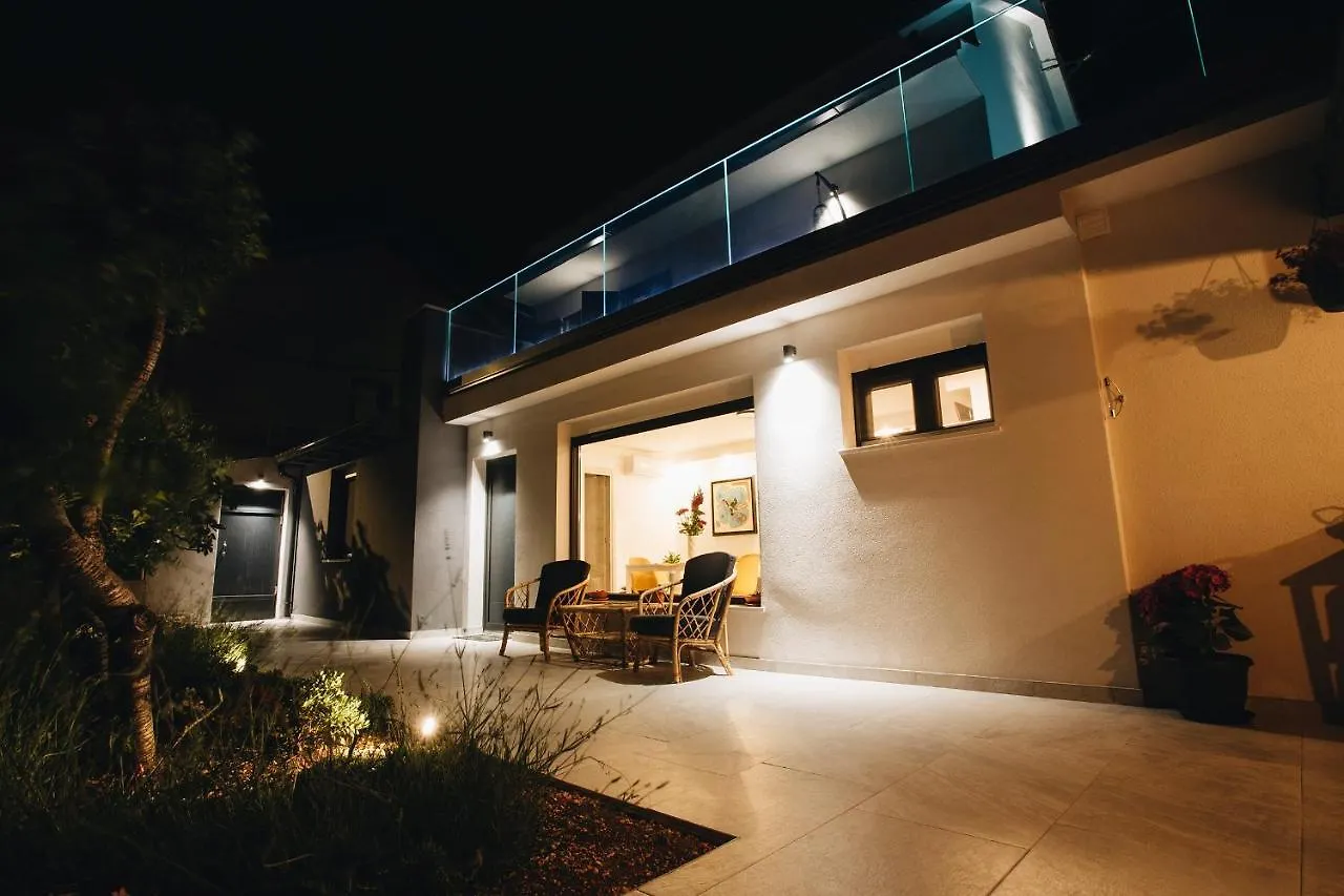 Villa Magna - Seaside Villa With Pool And Sauna Trogir